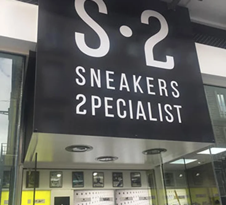 Extérieur du magasin S2 SNEAKERS SPECIALIST COUTANCES