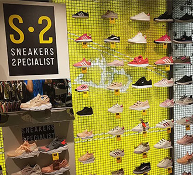 Extérieur du magasin S2 SNEAKERS SPECIALIST SAINT PIERRE CANABADY
