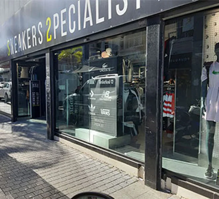 Extérieur du magasin S2 SNEAKERS SPECIALIST SAINT PIERRE CENTRE VILLE