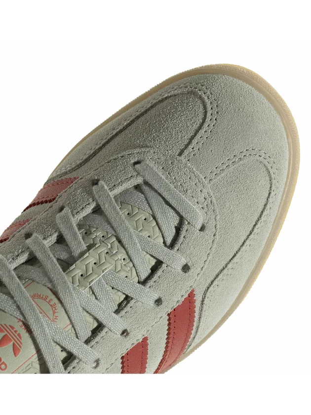 Gazelle Indoor