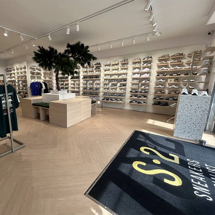 Extérieur du magasin S2 SNEAKERS SPECIALIST GRASSE