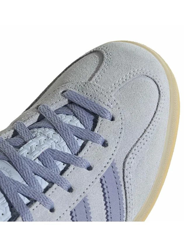 Gazelle Indoor